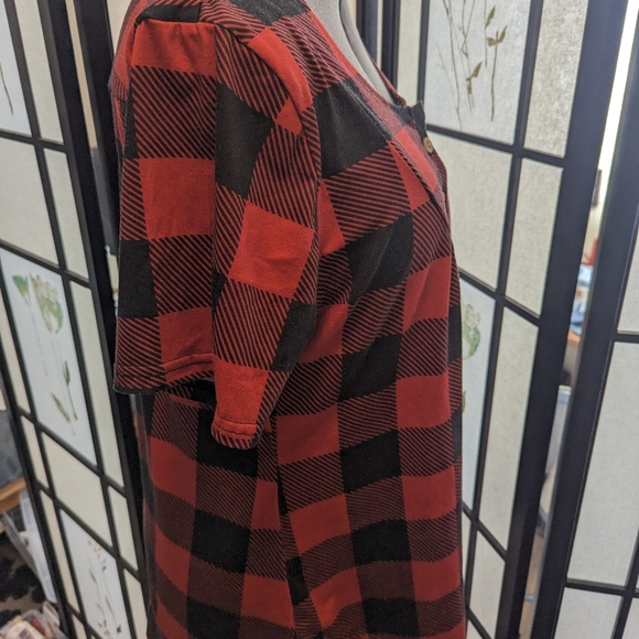 Woman's tunic top - Picture 3 of 3